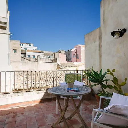Palazzo Del Sale Alojamento de Acomodação e Pequeno-almoço 4*